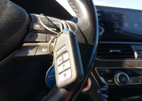 2021 Honda Accord Ex-L z USA, uszkodzony, nr VIN 1HGCV1F54MA093971